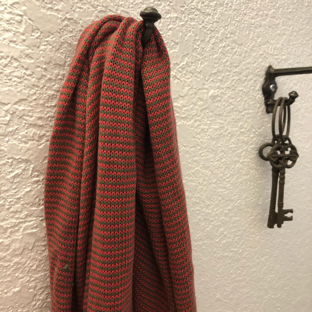 Knit infinity scarf